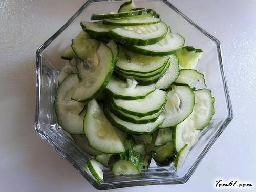 【酱黄瓜】