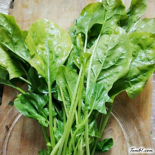 【花生米拌菠菜】