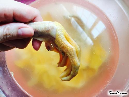 【辣卤鸭爪】