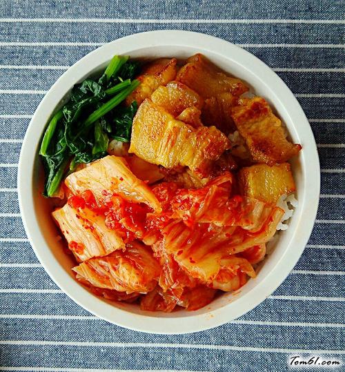 【辣泡菜拌饭】