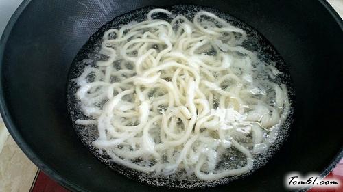 【彩椒培根炒乌冬面】