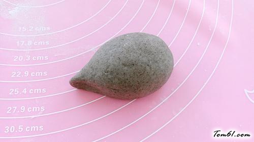 【黑米面小刺猬馒头】