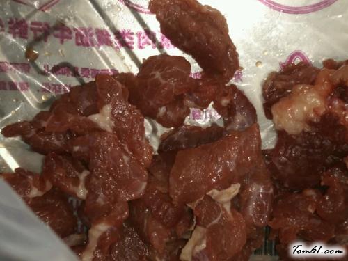 【牛肉炒河粉】