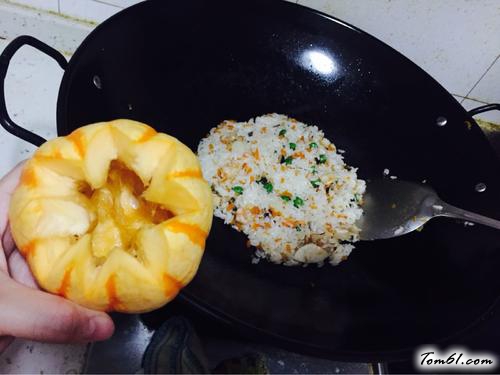 【南瓜盅海鲜饭】