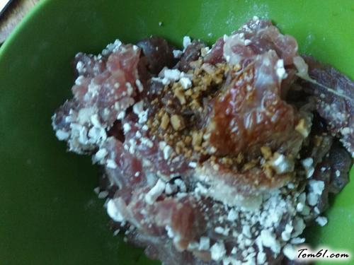 【牛肉炒河粉】