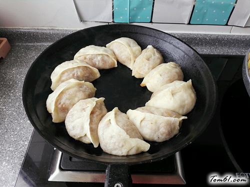 【羊肉锅贴饺子】