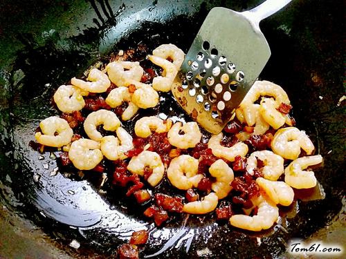 【虾仁彩蔬拌飯】
