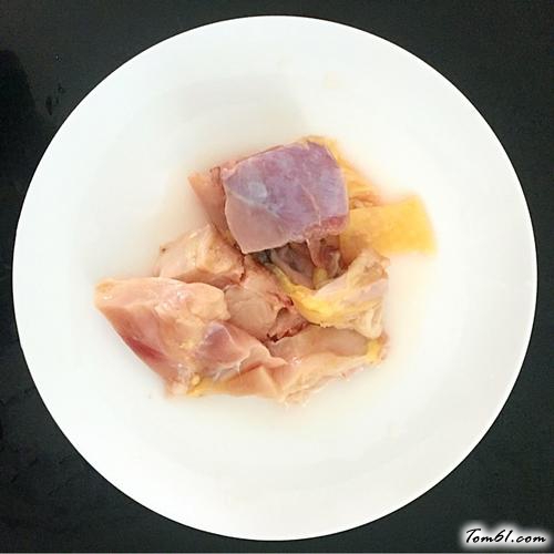 【滑鸡煲仔饭】
