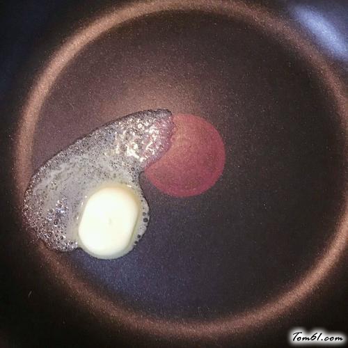 【香煎牛仔骨 】