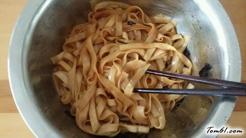 【葱油拌面】
