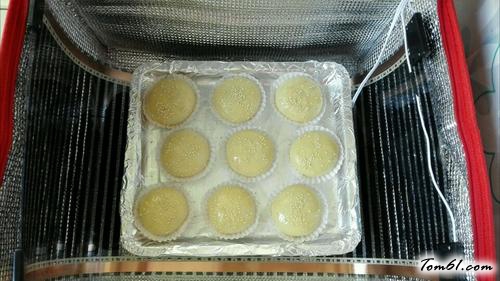 【草莓酱小面包】
