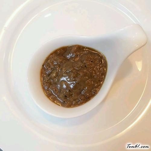 【香煎牛仔骨 】
