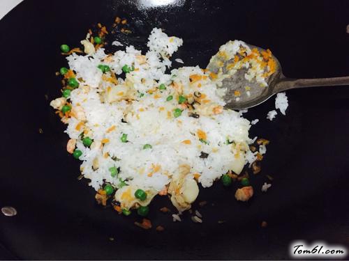 【南瓜盅海鲜饭】