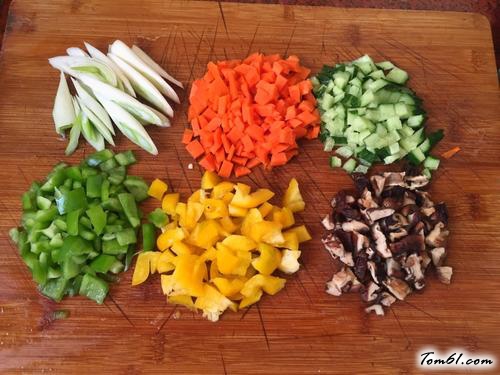 【鸡丁菠萝饭】