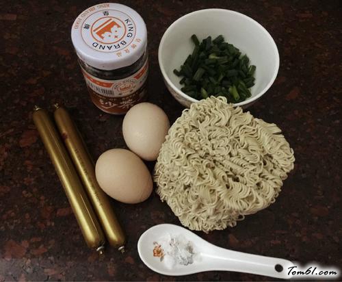 【火腿鸡蛋炒面】