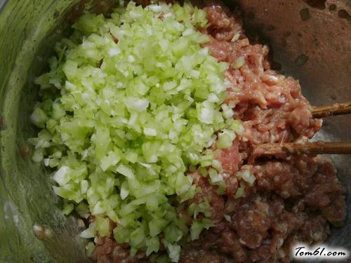 【白菜青椒肉包子】