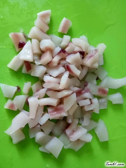 【麻香葡萄干海鲜炒饭】