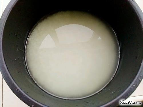 【香菇腊肠焖饭】