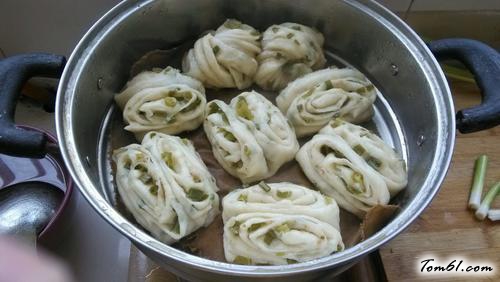【香葱椒盐花卷】