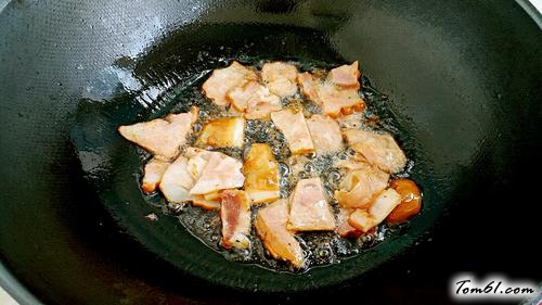 【彩椒培根炒乌冬面】
