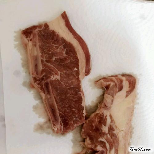 【香煎牛仔骨 】