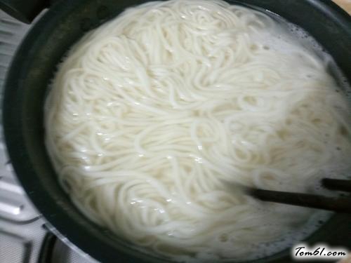 【圣女果鸡蛋拌面】
