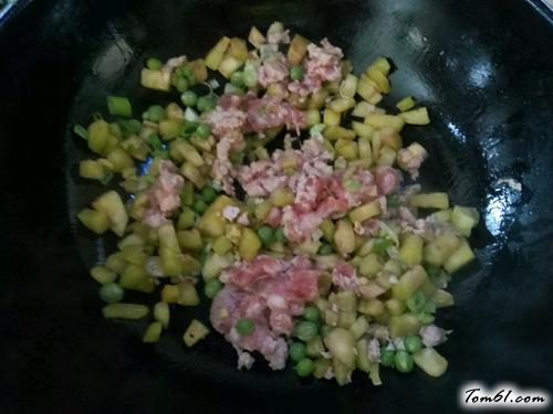 【茄子肉丁打卤面】