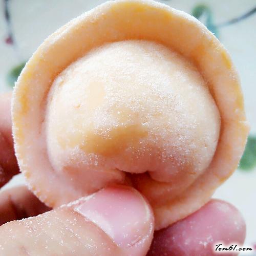 【胡萝卜皮猪肉芹菜水饺】