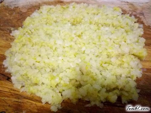【酸菜馅蒸饺】