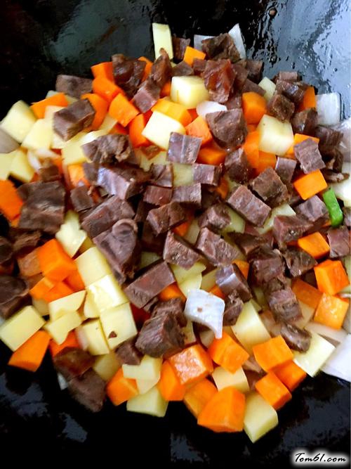 【咖喱牛肉饭】