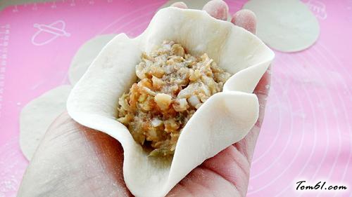 【猪肉酸菜馅包子】