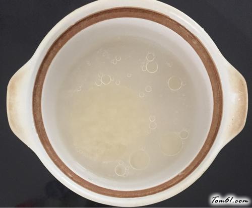【滑鸡煲仔饭】