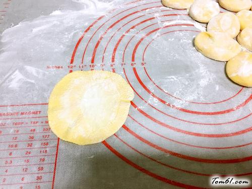 【圆白菜猪肉水饺】