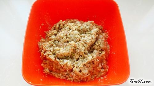 【猪肉酸菜馅包子】