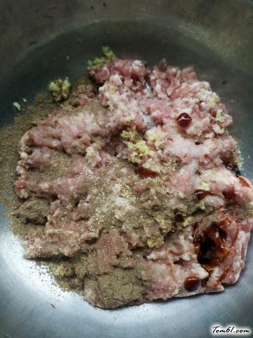 【茴香肉包子】