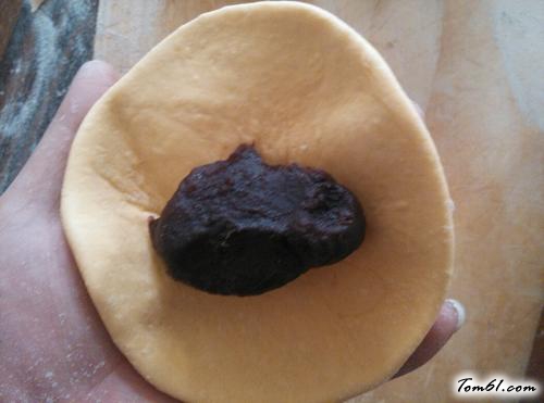【小猪豆沙包】
