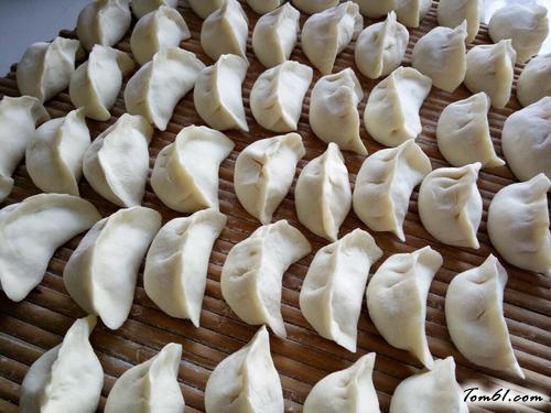 【酸菜馅蒸饺】