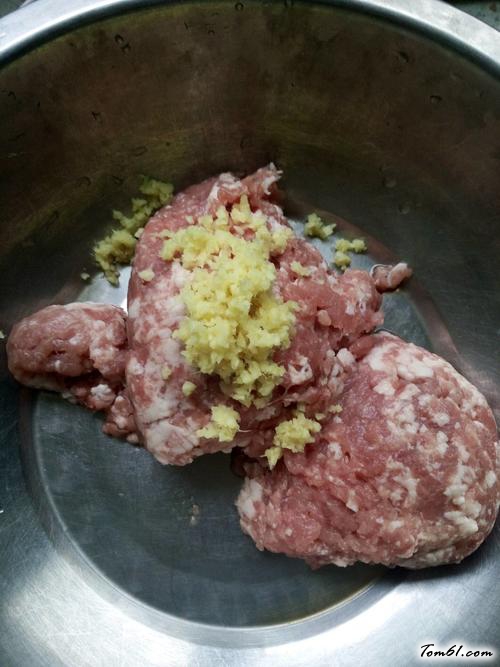 【茴香肉包子】