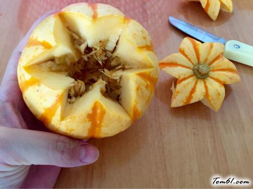 【南瓜盅海鲜饭】