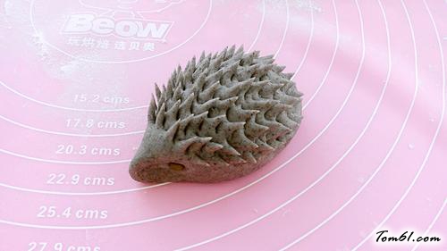 【黑米面小刺猬馒头】