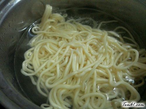 【菠萝咕噜肉盖浇面】