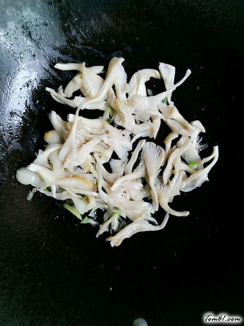 【西红柿鸡蛋烩面片】