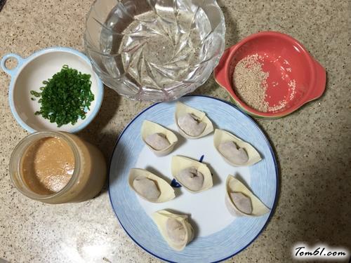 【花生酱冷馄饨】