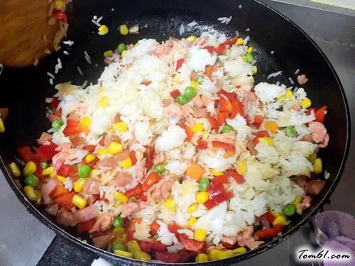 【蒜香鸡肉咖喱炒饭】