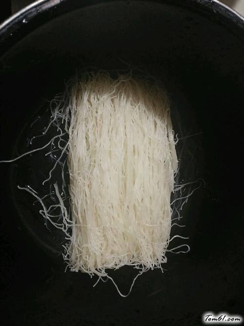 【鸡蛋炒米粉】