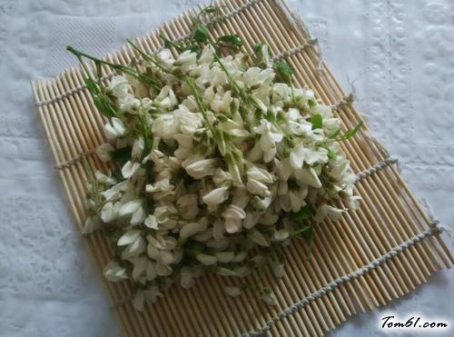 【槐花猪肉蒸包】
