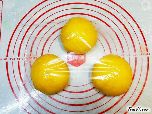 【南瓜煉奶土司】