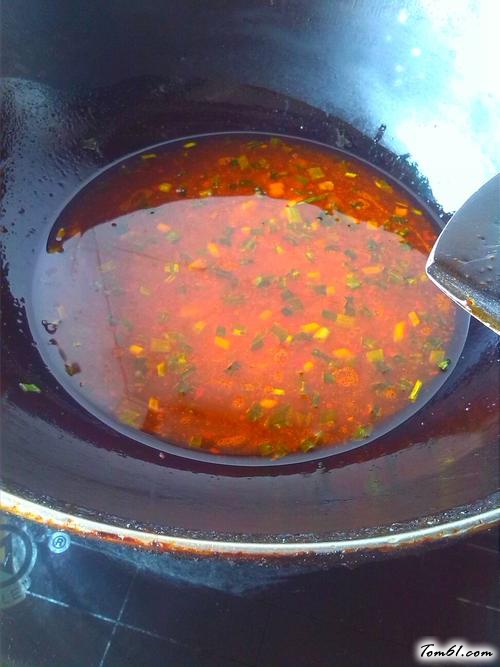 【砂锅土豆粉】