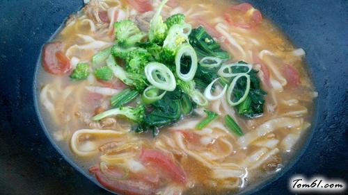 【蔬菜肉丝面】