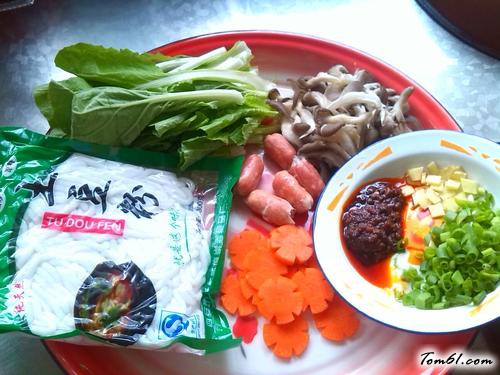 【砂锅土豆粉】